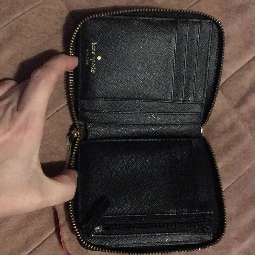 Kate Spade zip around wallet - Picture 4 of 10